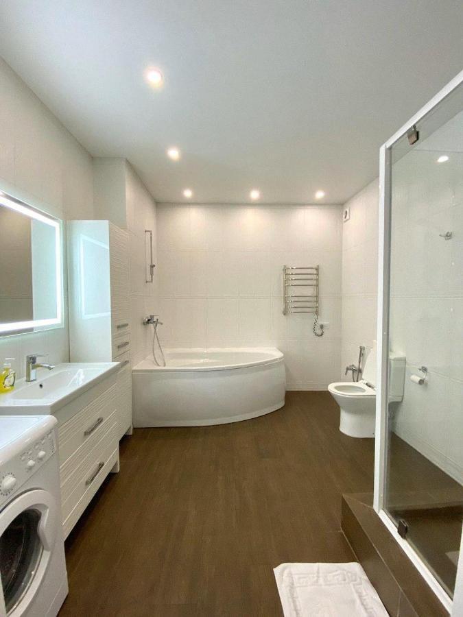 Gagarin Plaza Stylish Apartment Одеса Екстериор снимка