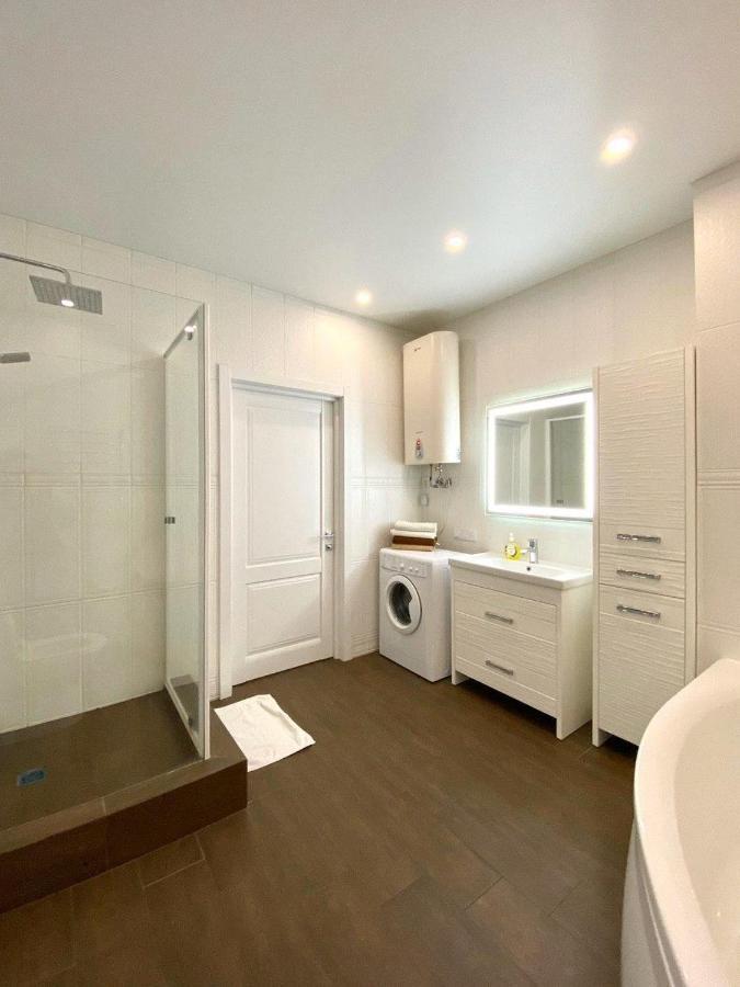 Gagarin Plaza Stylish Apartment Одеса Екстериор снимка