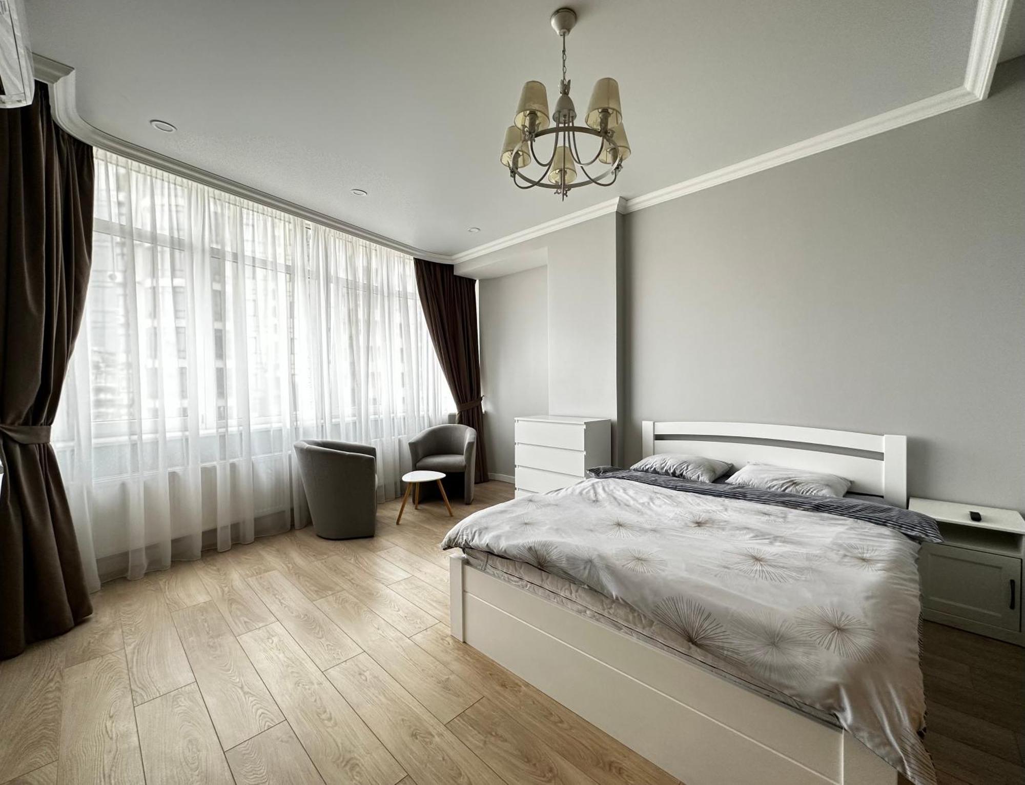 Gagarin Plaza Stylish Apartment Одеса Екстериор снимка