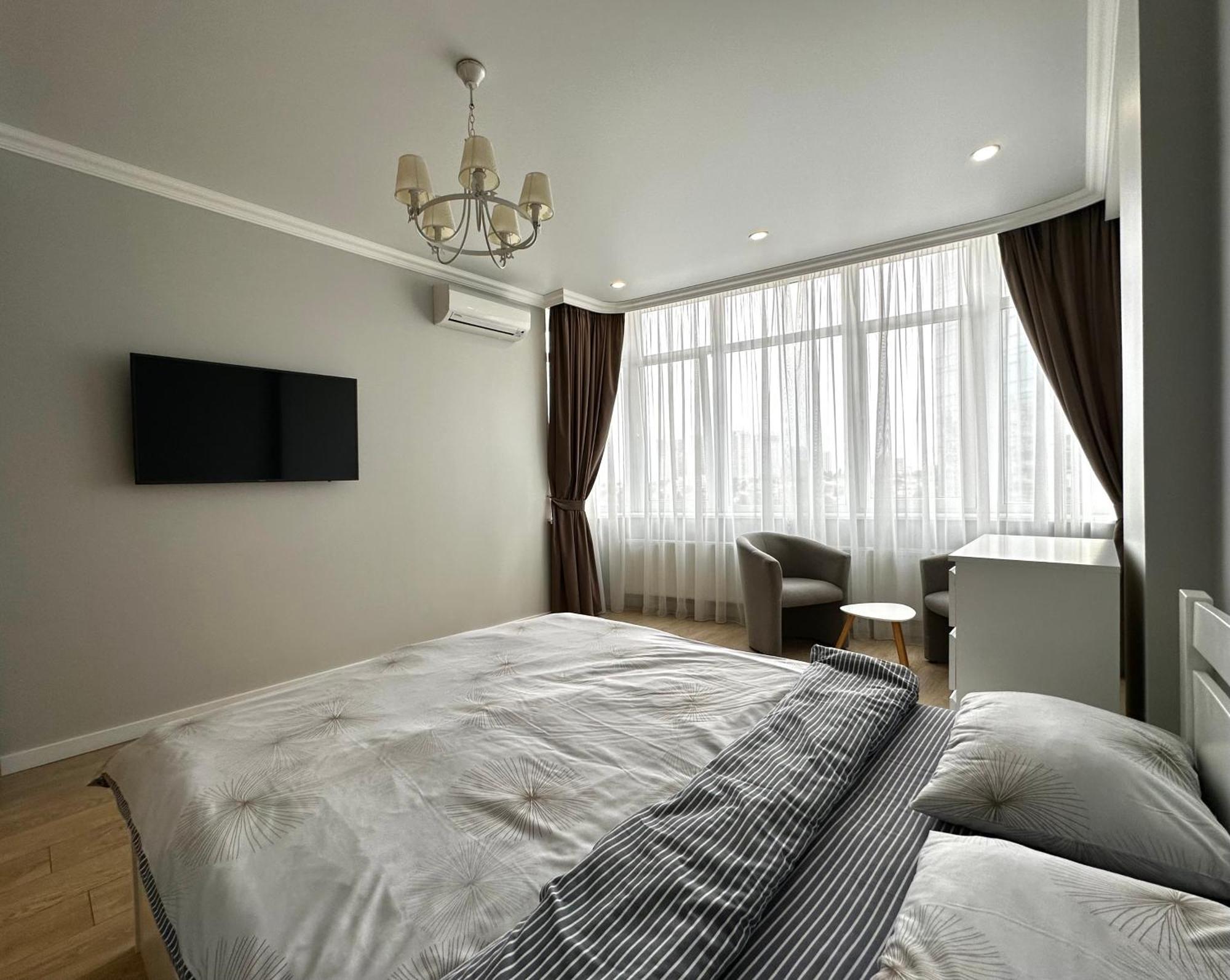 Gagarin Plaza Stylish Apartment Одеса Екстериор снимка